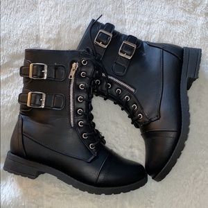 BRAND NEW COMBAT BOOTS